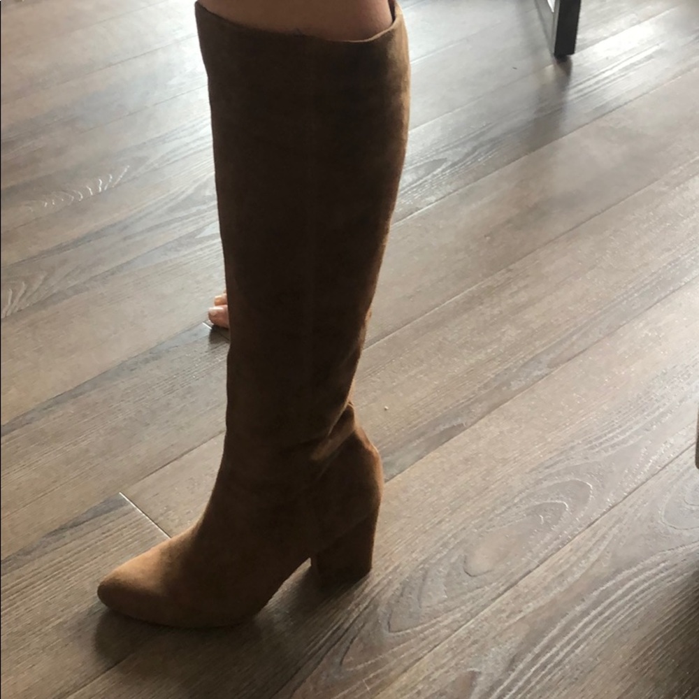 Barely worn knee high Nine West boots!